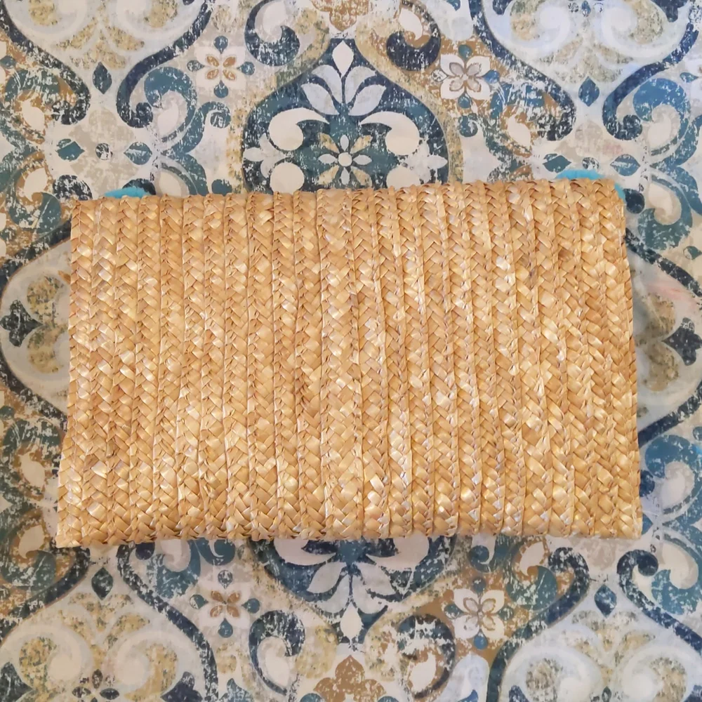 Shiraleah Chicago Straw Clutch - Picture 5 of 5
